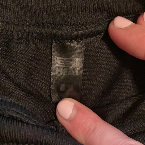 32 degrees size small black jogger. - Picture 3 of 6